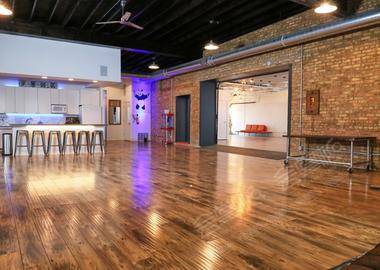 Funky, wide open loft space on Chicago's north side...think SoHo in Chicago.